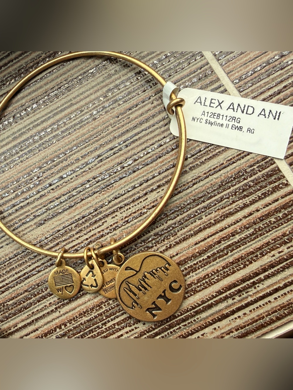 Alex and Ani NYC Skyline New York City Bangle – Rafaelian Gold – NWT Retired